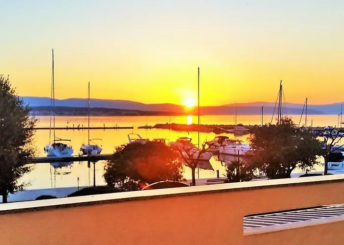 Obala & * Малинска