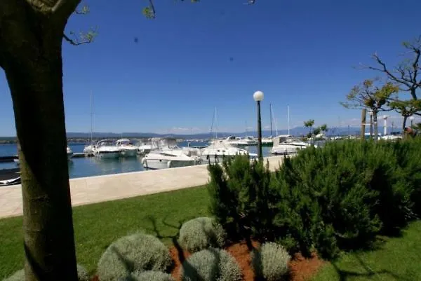 Obala & Apartamento Malinska