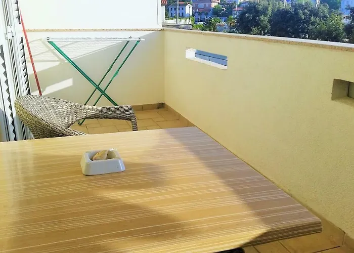 Apartamento Obala & *